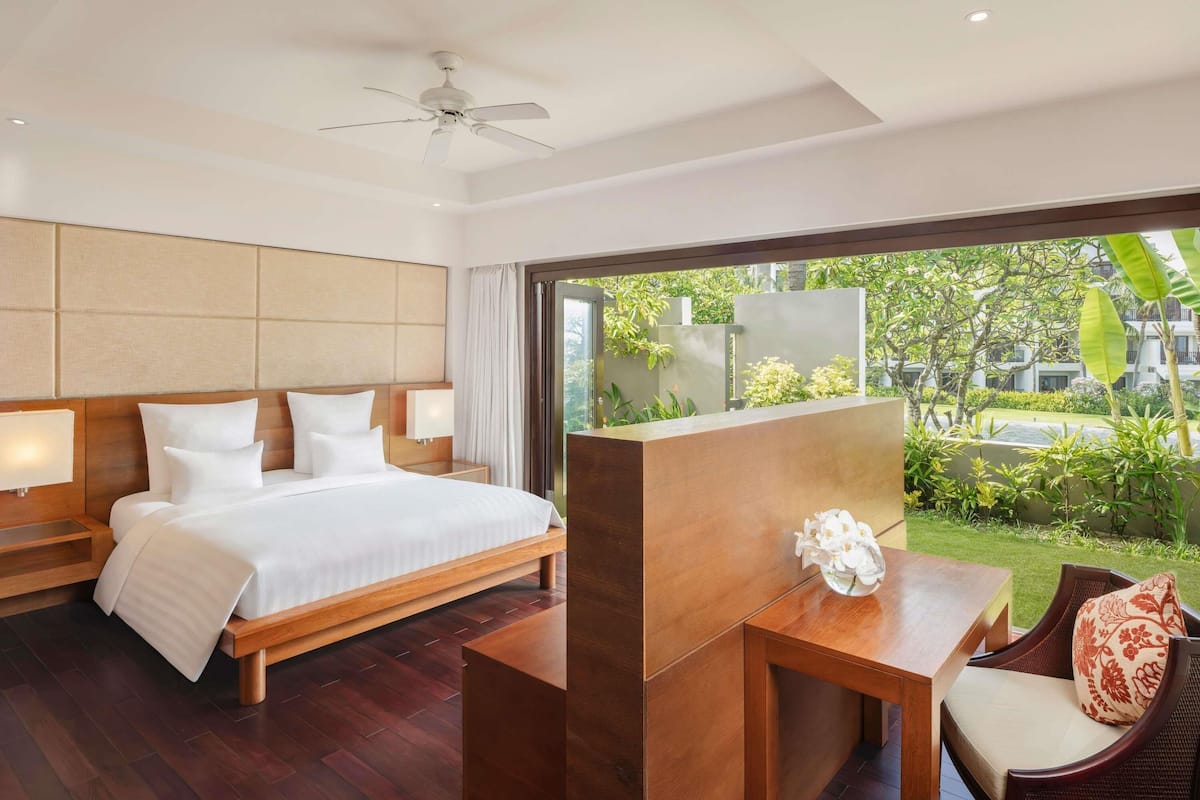 Cottage, 1 Bedroom, Garden Area (Private Garden) | Minibar, in-room safe, desk, laptop workspace