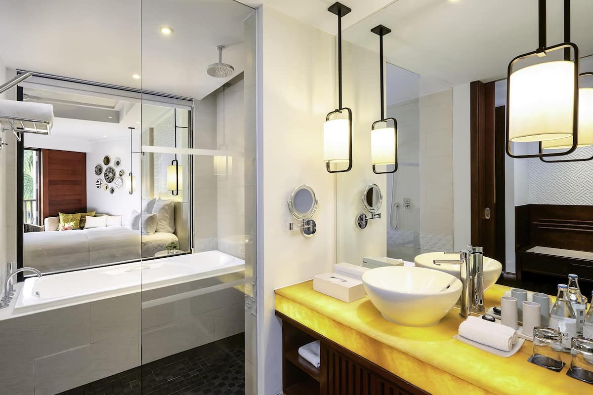 1 bedroom, minibar, in-room safe, desk