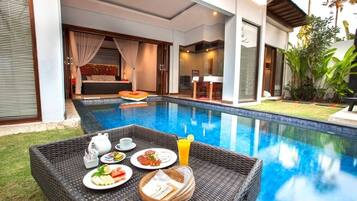 Premium bedding, pillowtop beds, minibar, in-room safe