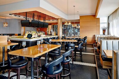 Four Points by Sheraton Calgary Airport