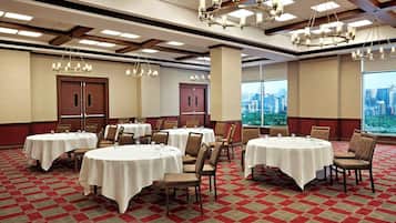 Päivittäinen buffetaamiainen (18.00 CAD per henkilö)