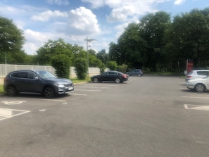 免费自助停车