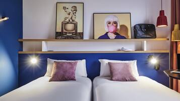 Standaard Twin kamer, 2 eenpersoonsbedden | Een minibar, een bureau, geluiddichte muren, gratis babybedden