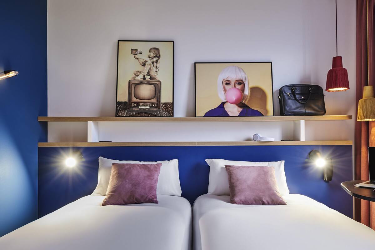 Minibar, desk, soundproofing, free cots/infant beds