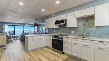 442 Amelia By The Sea | Private kitchen | Full-size fridge, microwave, oven, stovetop
