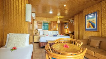Beachfront Suite | Premium bedding, pillowtop beds, in-room safe, individually decorated