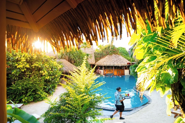 Außenpool, geöffnet von 08:00 Uhr bis 20:00 Uhr, Sonnenschirme