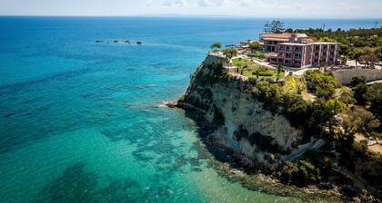 Balcony Hotel - Adults Only