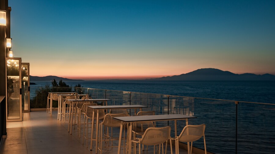 Balcony Hotel - Adults Only