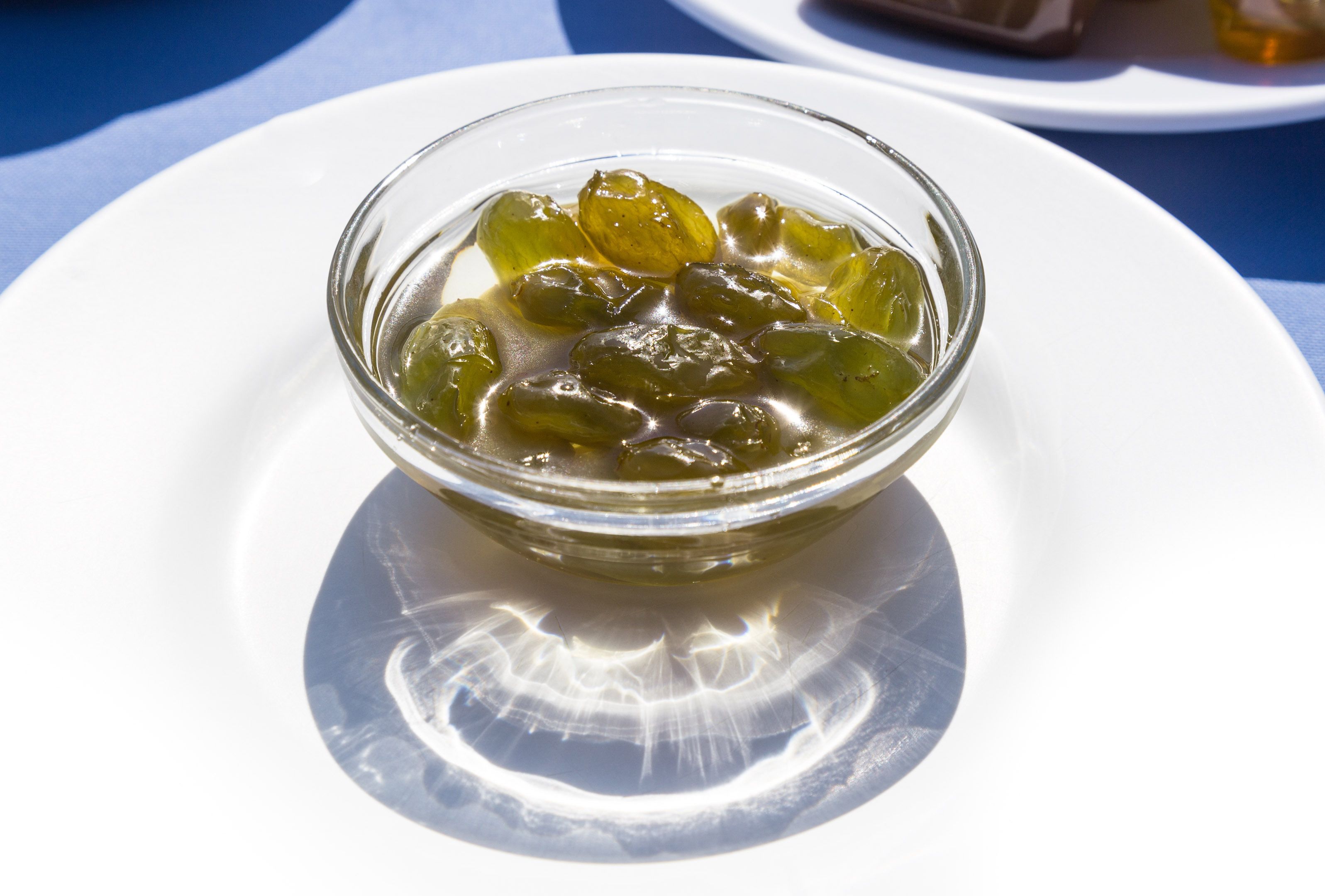 daily continental breakfast (eur 10 per person)