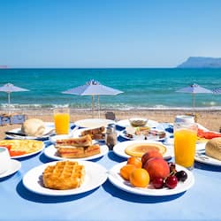 Colazione continentale, servita tutte le mattine (10 EUR a persona)