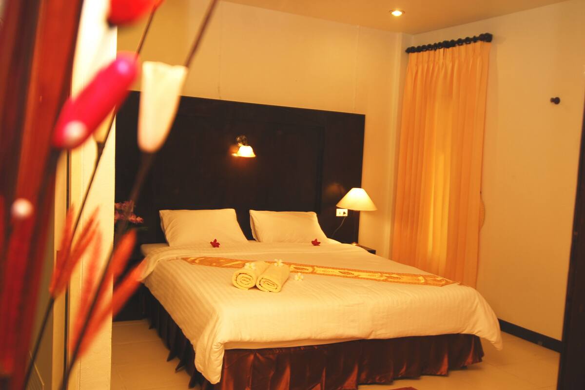 Superior Garden View | Ropa de cama hipoalergénica y caja de seguridad en la habitación