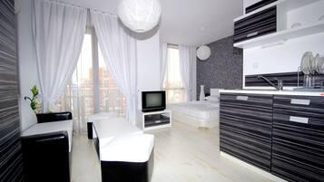 Standard-studiolejlighed - balkon | Privat tekøkken | Minikøleskab, kogeplade, elkedel, køkkentøj/tallerkener/redskaber