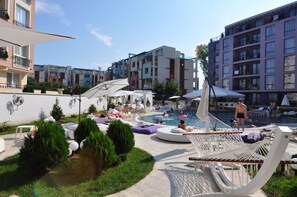 季节性开放的室外游泳池