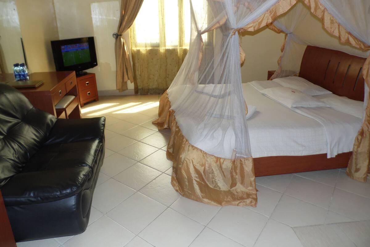 Superior Double Room, City View | 1 bedroom, premium bedding, in-room safe, WiFi (free)