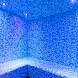 Espace de soins pour les couples, sauna, bain à remous, hammam