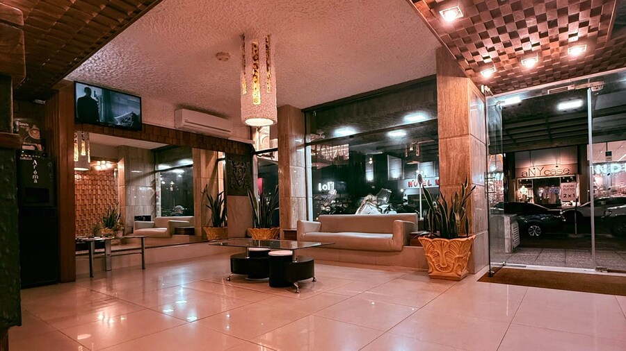Shelton Hotel