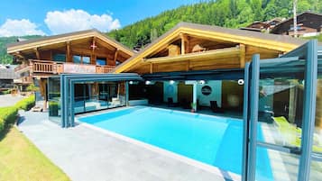 Piscine couverte