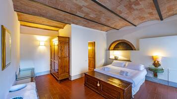 1 bedroom, premium bedding, down duvets, individually decorated