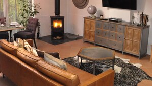 Romantic House, Ensuite, Garden View (Galleried house ) - Newmarket Boutique Apartments (Newmarket)