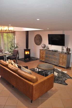 Romantic House, Ensuite, Garden View (Galleried house ) - Newmarket Boutique Apartments (Newmarket)