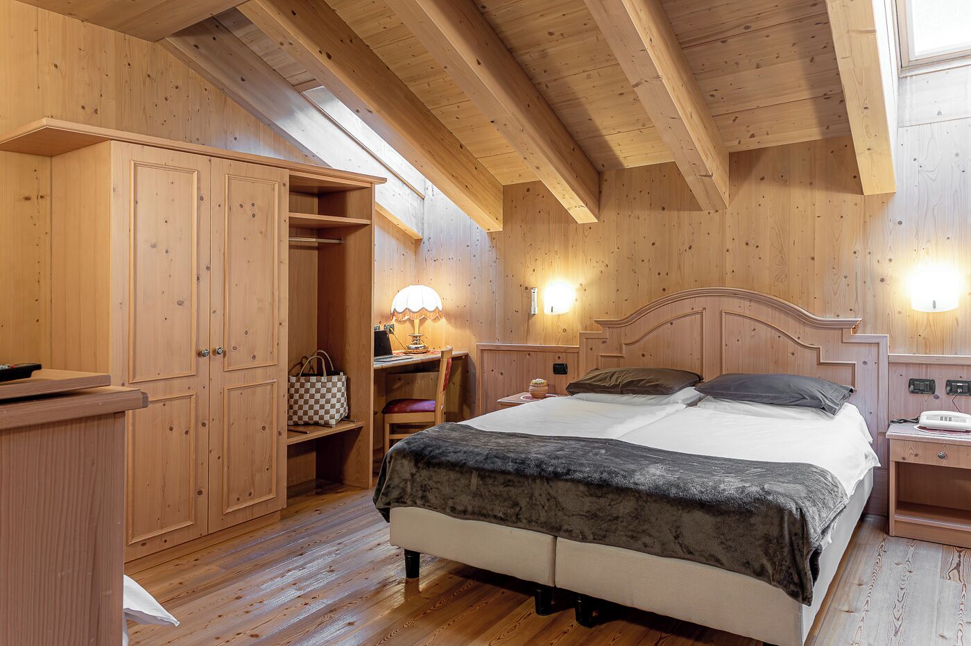 triple room | premium bedding, in-room safe, desk, blackout curtains