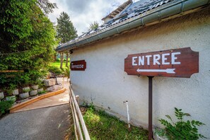 Exterior - Auberge des Montauds - Hôtel & Restaurant (Villard-de-Lans)