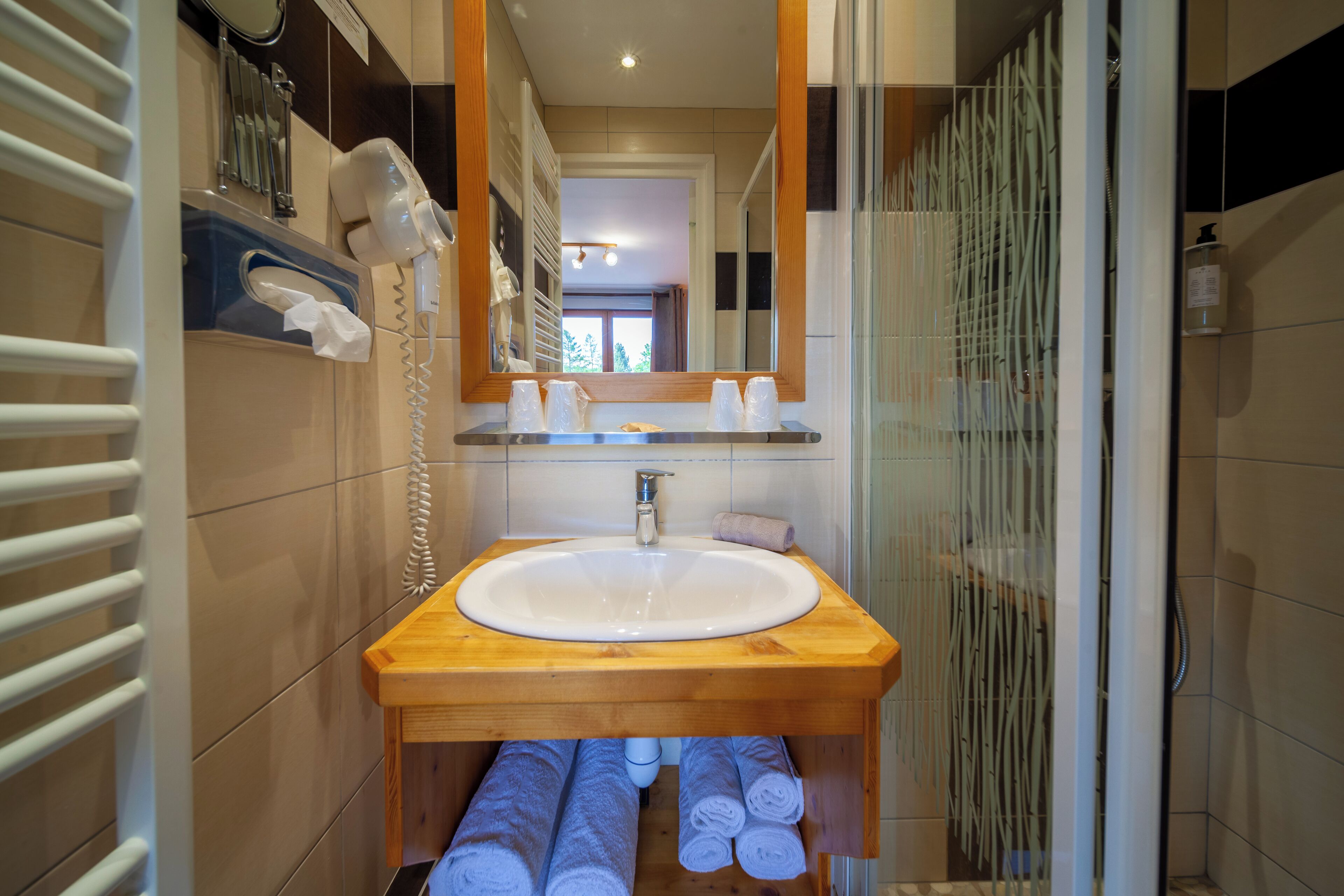 comfort twin room | 1 bedroom, desk, iron/ironing board, free cots/infant beds