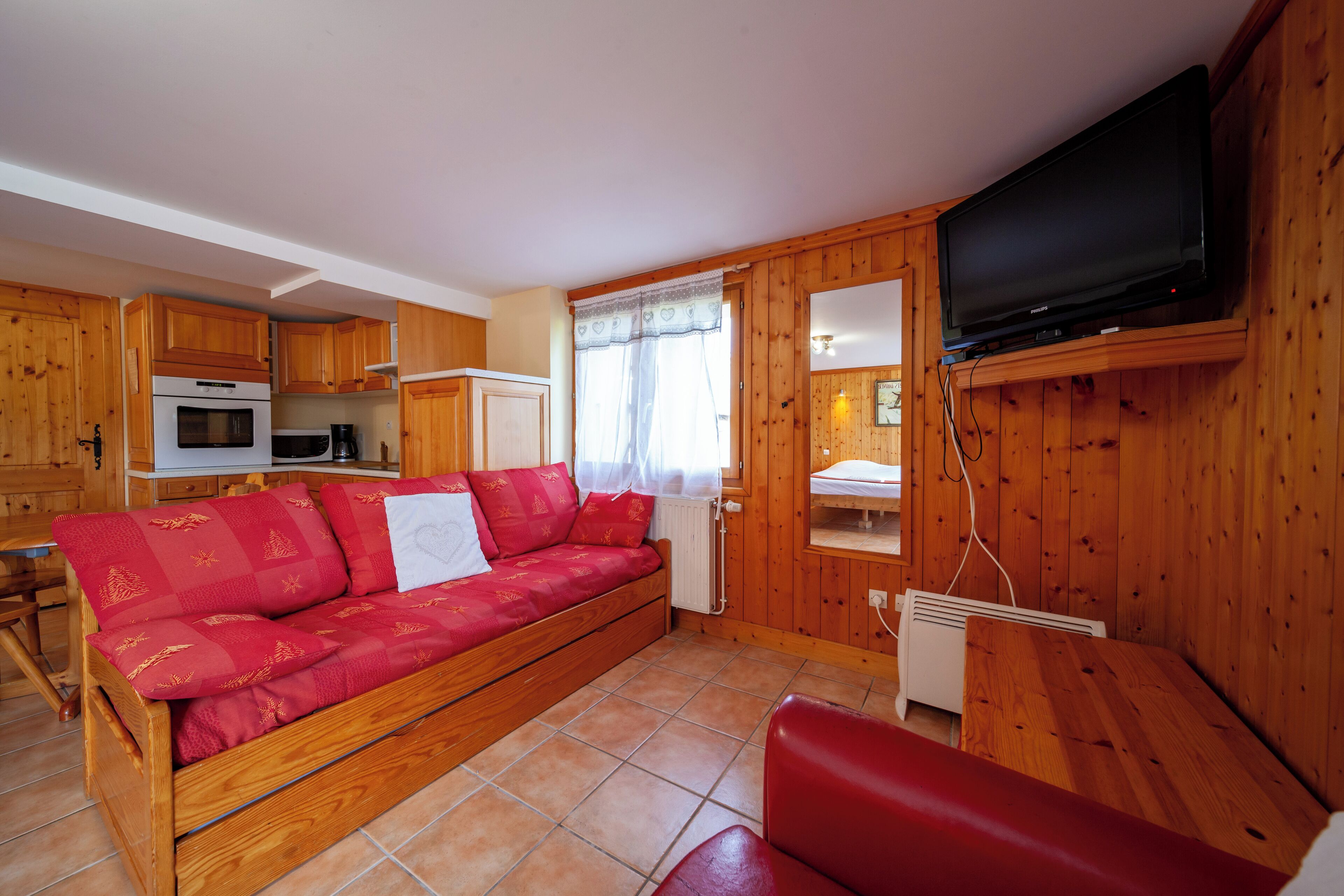 studio | living area | 22-inch flat-screen tv with digital channels, tv