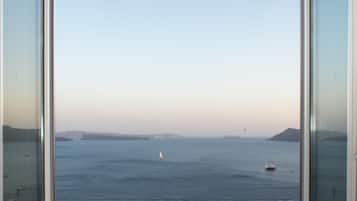 Deluxe Suite with Outdoor Private Pool and Caldera View | View from room