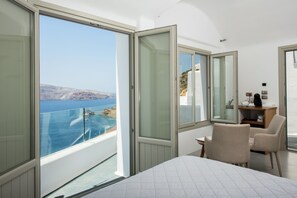 高档床上用品、羽绒被、加厚床垫、迷你吧