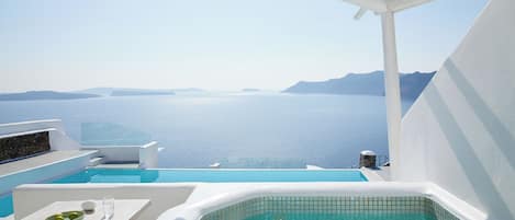 Elegant Suite with Outdoor Hot Tub and Caldera view - Pool Front | View from room