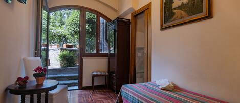 Comfort-Einzelzimmer (con giardino) | Ausblick vom Zimmer