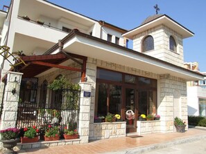 Front of property - Villa Maria Revas (Sunny Beach)