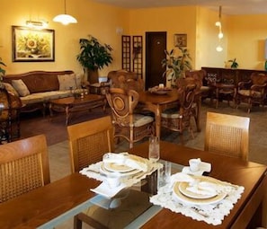 In-room dining - Villa Maria Revas (Sunny Beach)