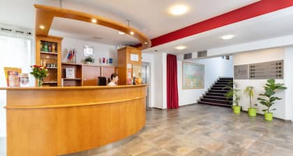 Hotel Plus