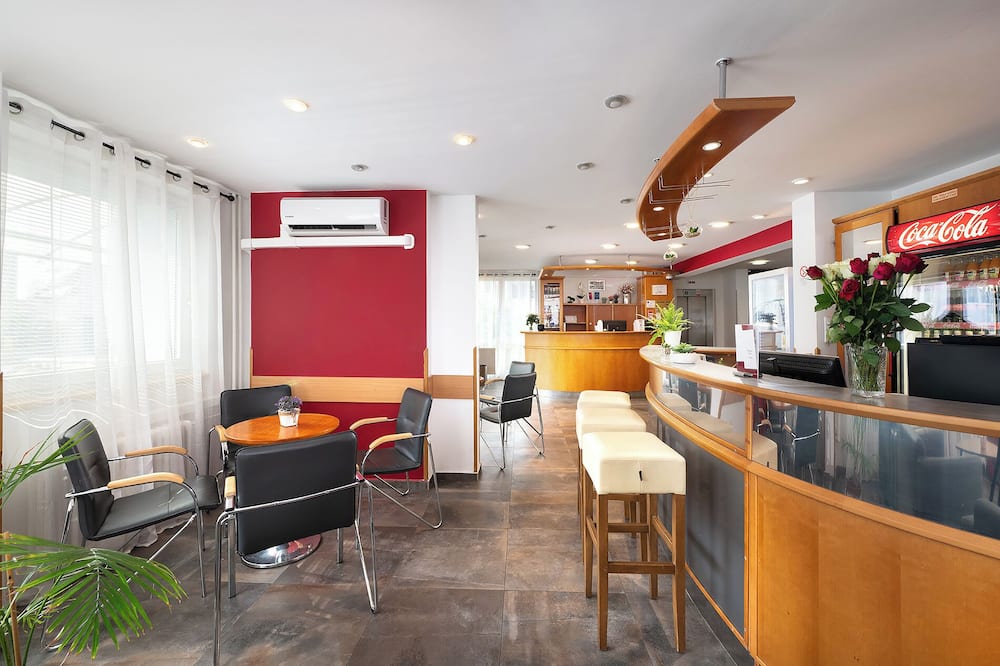 Hotel Plus