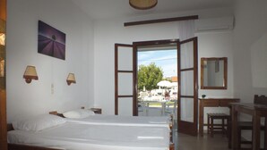 Studio | 1 bedroom, desk, WiFi (free), bed sheets - Tzilios Studios (Corfu)