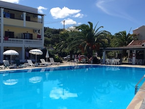 Seasonal outdoor pool, open 9:00 AM to 8:00 PM, sun loungers - Tzilios Studios (Corfu)