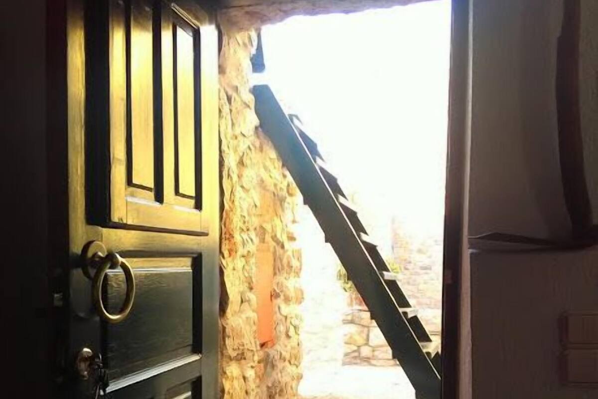 Casa de campo tradicional, 1 quarto, terraço, no pátio | Entrada (vista interna)