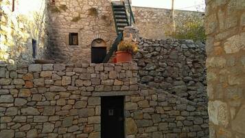 Cottage Tradition, 1 chambre, terrasse, cÎté cour intérieure | Draps en coton égyptien, décoration personnalisée