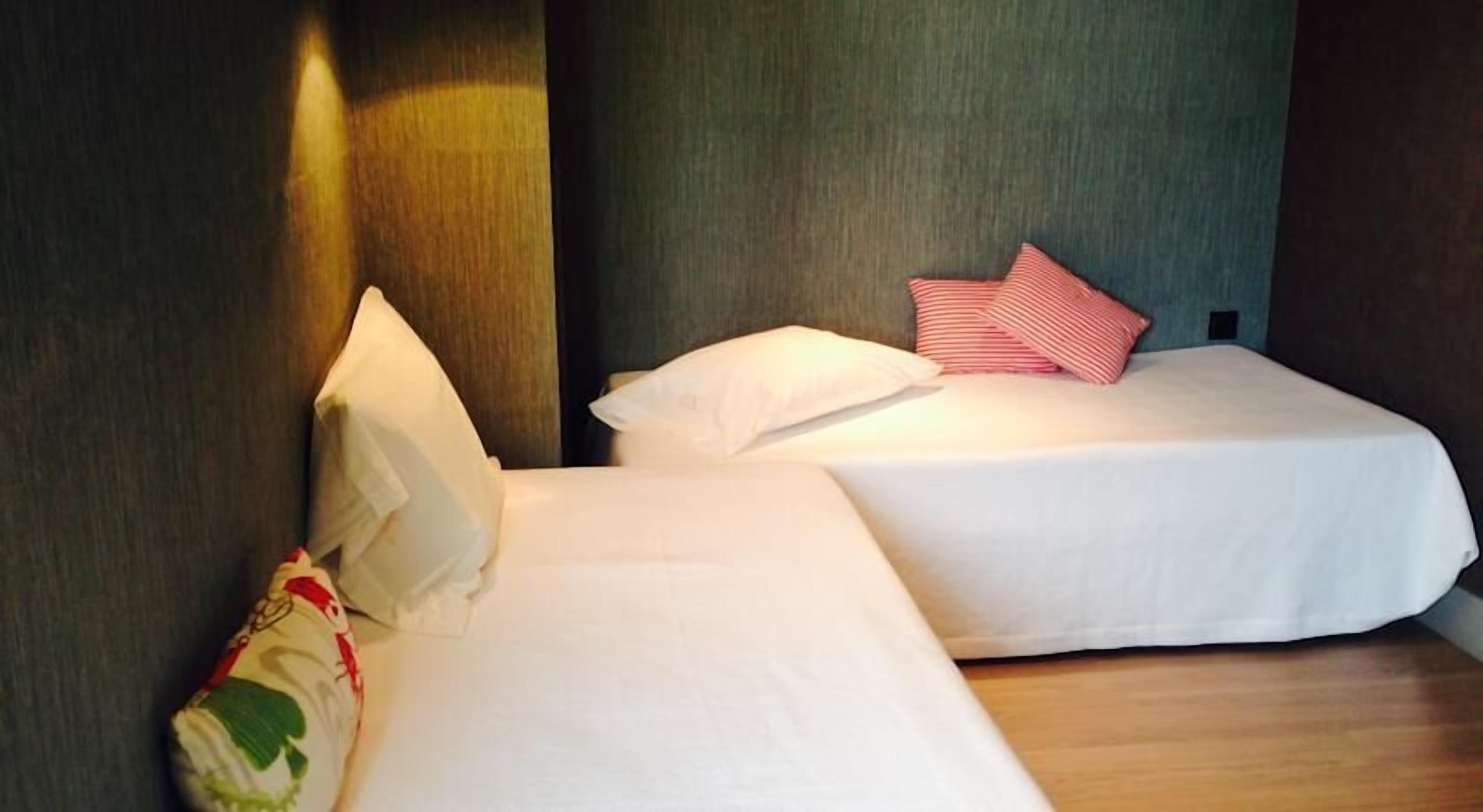 superior double room | minibar, in-room safe, desk, soundproofing