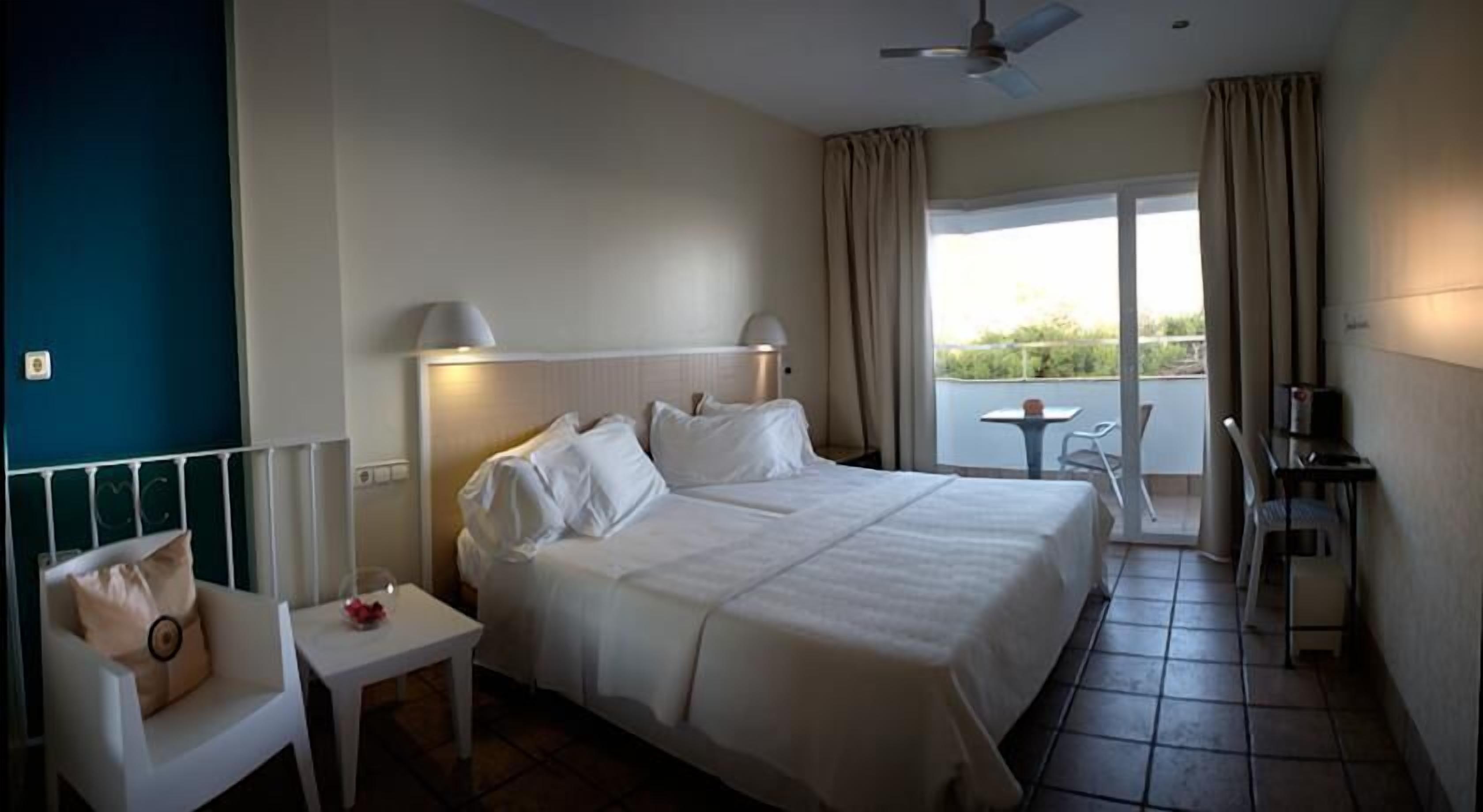 minibar, in-room safe, desk, soundproofing