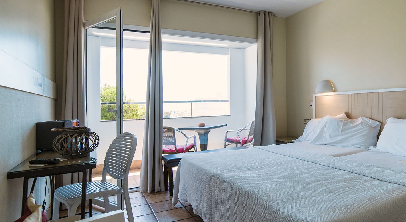 comfort double room (cycling package) | minibar, in-room safe, desk, soundproofing