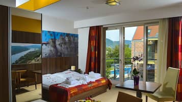 Superior Double or Twin Room, Balcony | Hypo-allergenic bedding, minibar, in-room safe, laptop workspace