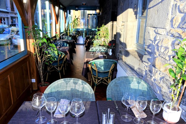 Serveert lunch en diner, Franse gerechten