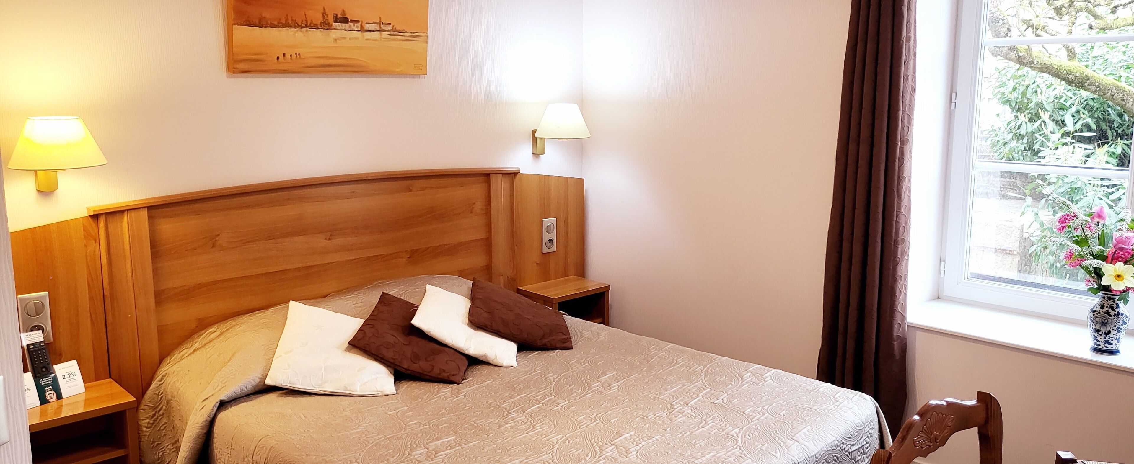 double room | desk, free cots/infant beds, free wifi, bed sheets