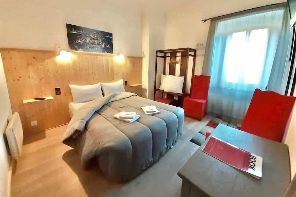 Desk, iron/ironing board, free WiFi, bed sheets