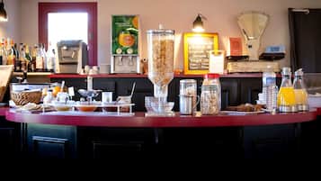Petit déjeuner buffet servi tous les jours en supplément