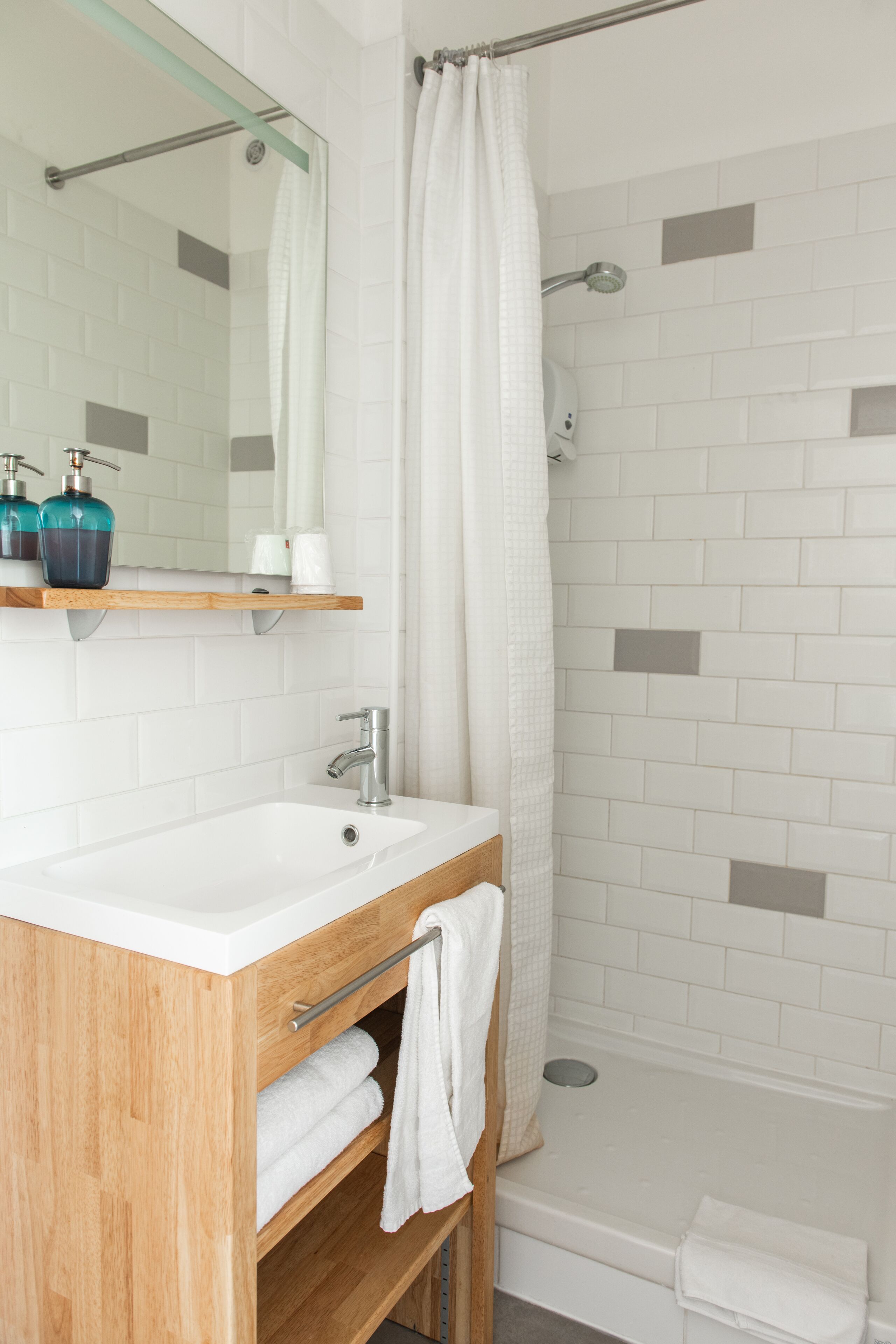 double room | bathroom | free toiletries, hair dryer, towels